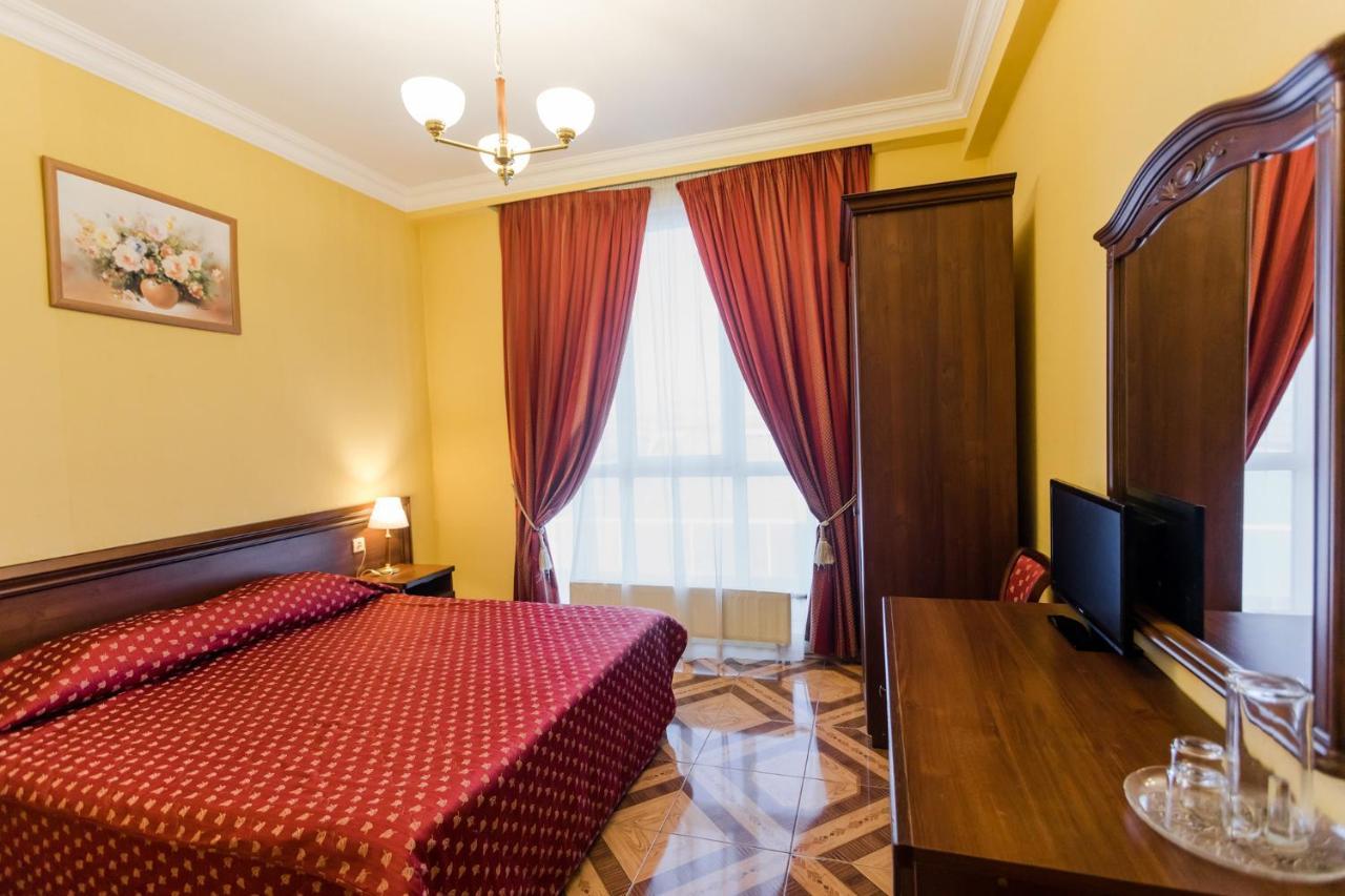 Hotel Oasis Szocsi Kültér fotó